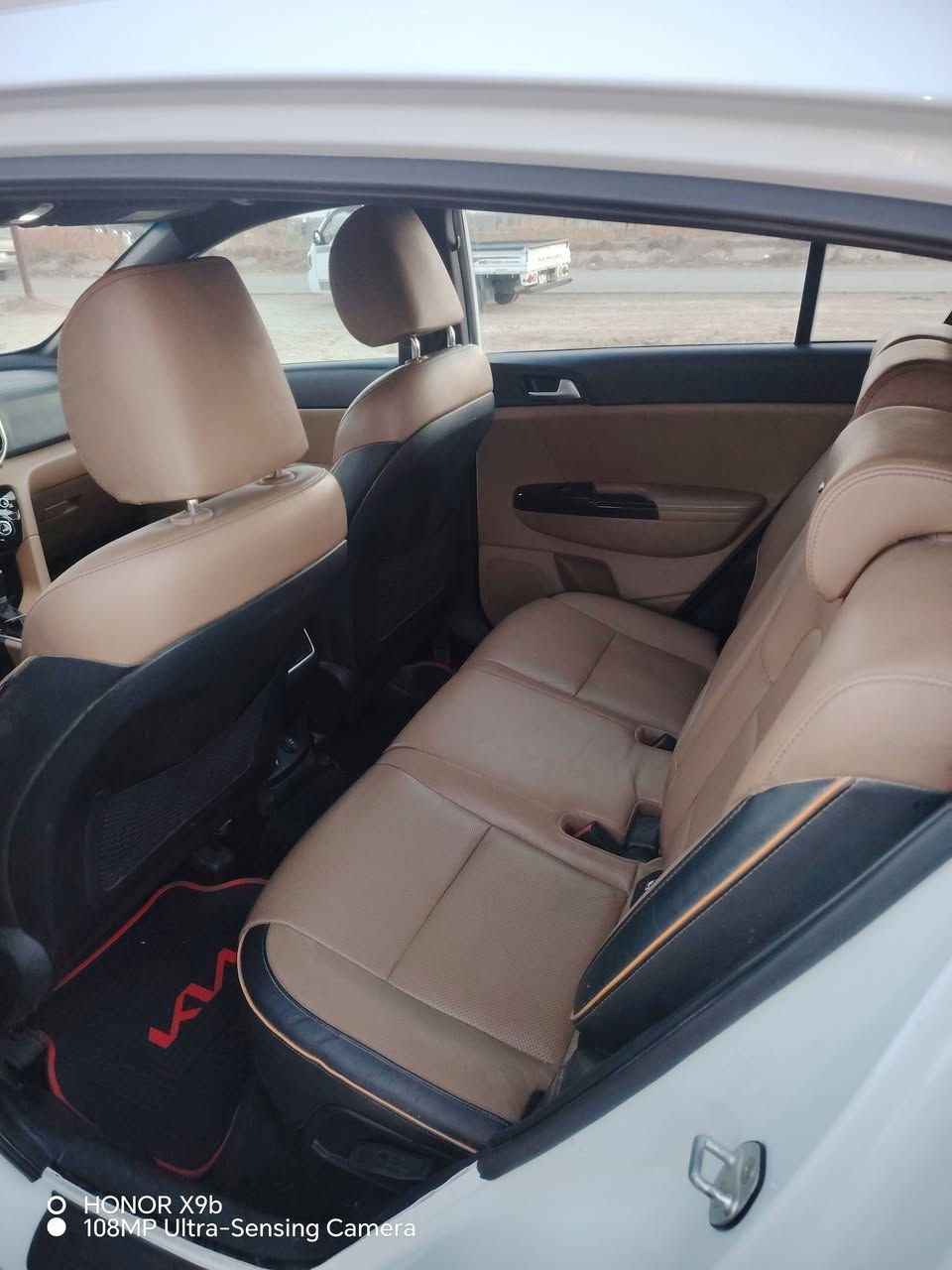 ​📣 للبيع: كيا سبورتج GT Line موديل 2020 (خليجي)
السيارة بحالة الوكالة وجاهزة للاستخدام، المواصفات كالتالي:

​الموديل: 2020.
رقم بغداد 
​الفئة: GT Line (أعلى مواصفات).

​الحالة: خليجية، مكفولة من الصبغ والضرب عدا بارد بسيط والباقي (كفالة عامة).

​الممشى: 104,000 كم فقط.

​اللون: أبيض لؤلؤي مميز.

​المميزات: بصمة، بانوراما، كشنات جلد رياضية، حساسات أمامية وخلفية، لدات رباعية (الديلايت)، وغيرها من مواصفات الـ GT المعروفة. السعر 215 

​الموقع: بغداد - اليوسفية.

​📞 للتواصل والاستفسار:

​يرجى الاتصال على الرقم: ***********
