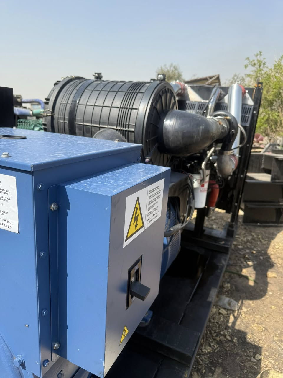 سلام عليكم ورحمة وبركاته تم وصول مولدات كمنزات امريكي اصلي ٦ سلندر سوبر ٣٠٠ كيفي و ٢٥٠ كيفي و ٢٠٠ كيفي ١٥٠ كيفي ابلادي لأصرف ولا بخار تشغيل جهاز برودكشن اتو نضام حمايه كامل عنوان بغداد رقم الهاتف *********** بي وتساب
