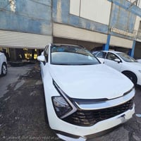 اخوتي السيارة تروح فدوه الاصغر شخص بيكم بس لا تكسر بيها (( سبورتج خليج...