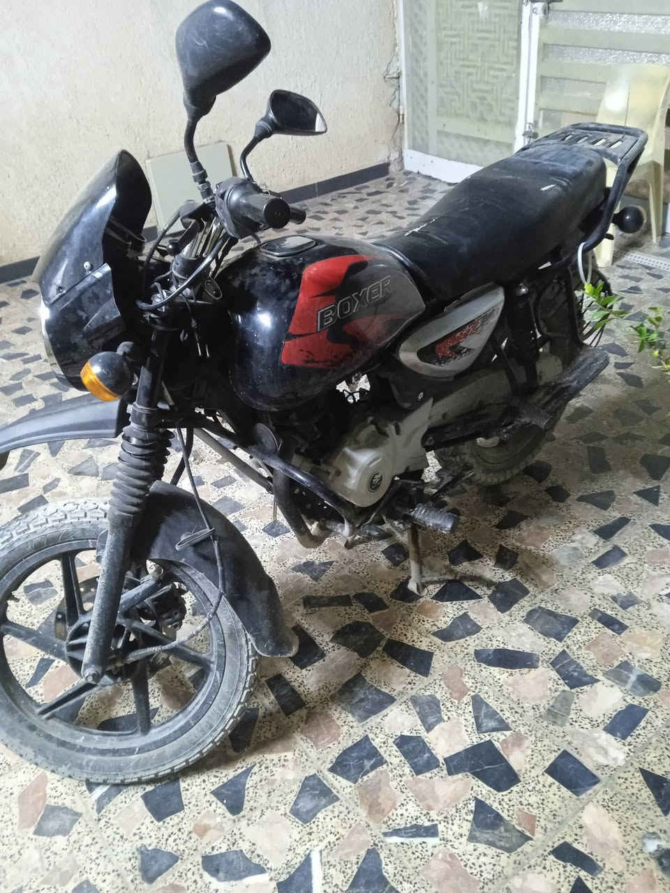 سلام عليكم شباب بوكسر موديل 23 بدون  كير محرك شرط اخرس لاتبخير ولاتنقيص ولاصوت كهربايات كلها شغاله سلف هندر دراجه لامكلوبه ولامدعومه عدله نقصه كلوب امامي وخلفي فقط رايدها مليون و50االف مكاني بغداد بشعب ***********
