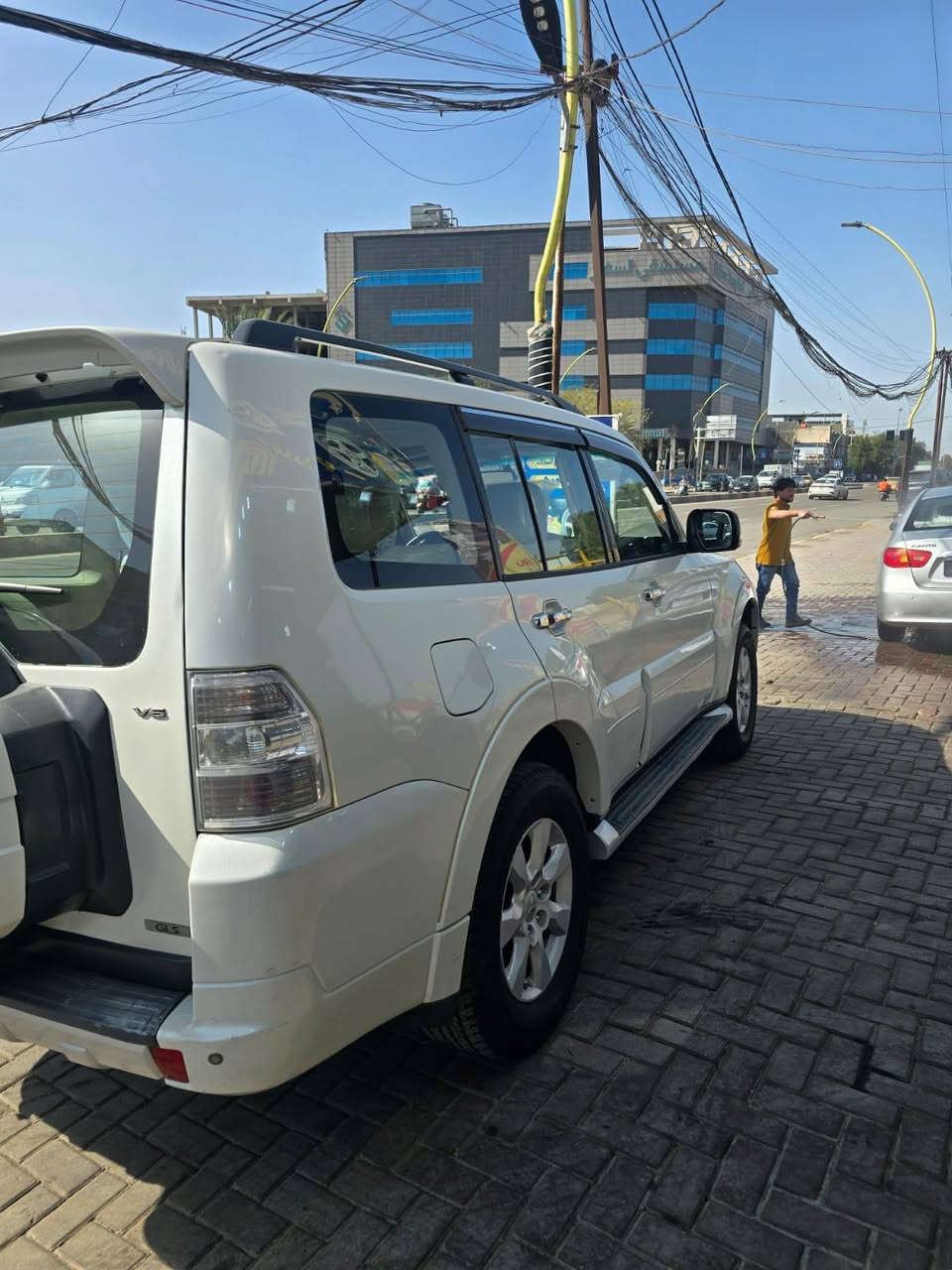 السلام عليكم
باجيرو حبتور موديل 2010
صبغ بيه جاملغ امامي فقط 
سياره فول مواصفات للأخير
مري شفط
دمام
مكينه 3500
كلشي بالسياره شغال
ماشية120٠ الف
السعر 130 ورقه بيه مجال قليل كلش
رقم موبايل
***********
مكان السياره بغداد
