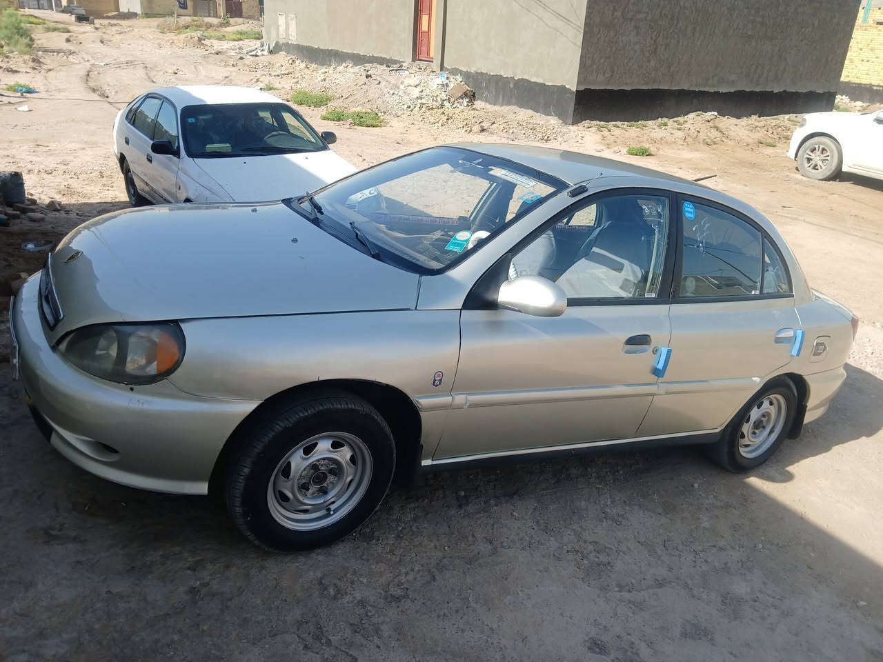 كيه ريو 2001رقم بغداد انكليزي مشروع وطني محرك 1600وكير اوتو مكفولات تخم تاير جديد سياره كامله مابيه نقص بدون ضربه قويه صبغ جماليه مكاني كوت زين القوس***********
