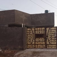 دار للبيع المساحة: 200 متر يتكون من: غرفتين نوم + كلدور + صالة + مطبخ ...