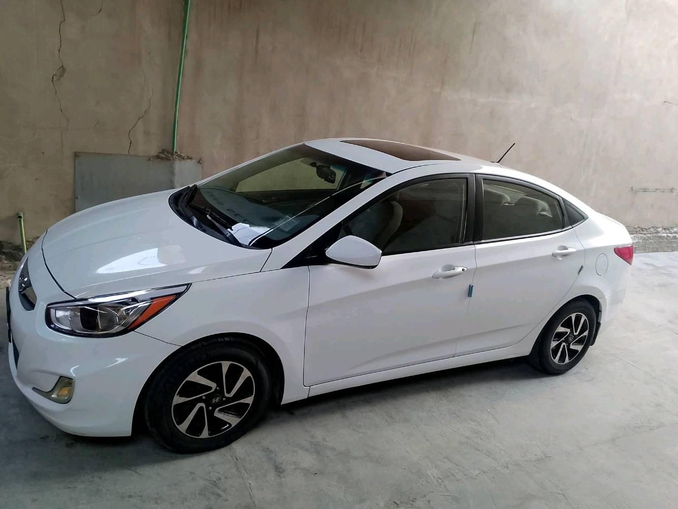 اكسنت 17 وارد كندي قطعتين صبغ ونص بلو فتحة السيارة جاهزة مانقص اي شي محرك 1600رقم بغداد بسمي ماشية 125المكان بغداد العبيدي السعر105 وبي شي قليل