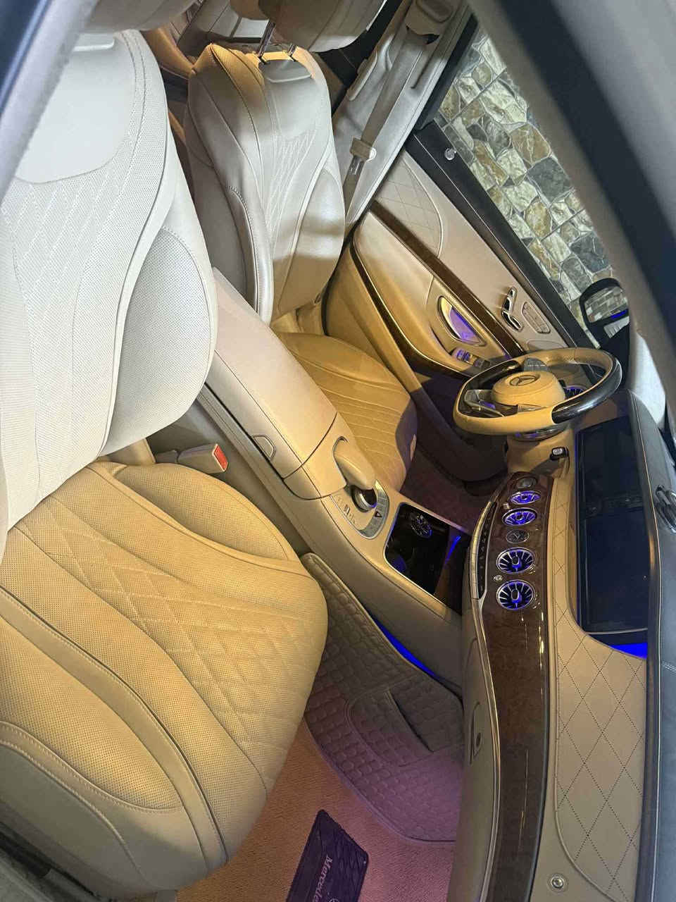 اس كلاس ٥٠٠ موديل ٢٠١٤ خليجية ٤ فصوص ٥ بردات كشنات كهرباء وتبريد وتدفئة ومساج رادارات ٣ شاشات بيبان شفط جنطة شفط ستيرن كهرباء وباقي التفاصيل معروفة تخم تاير السيارة جاهزة برغي مابيهه نقص السعر 345 
*********** بغداد, العراق
