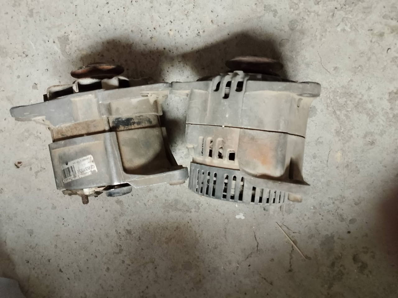 سلام عليكم
كبات بيجو روى بلادي بعدهن بنايلون الشركة 
ويل حجم 13 عدد 3
سيباية حديد تفصال بيجو روى 
داينمو 2 
جوك تبريد شغال وكلشي مابي
قيم وأخذ باليرضي الله 
مكاني الشعب الثعالبة 
***********
واتساب موجود
