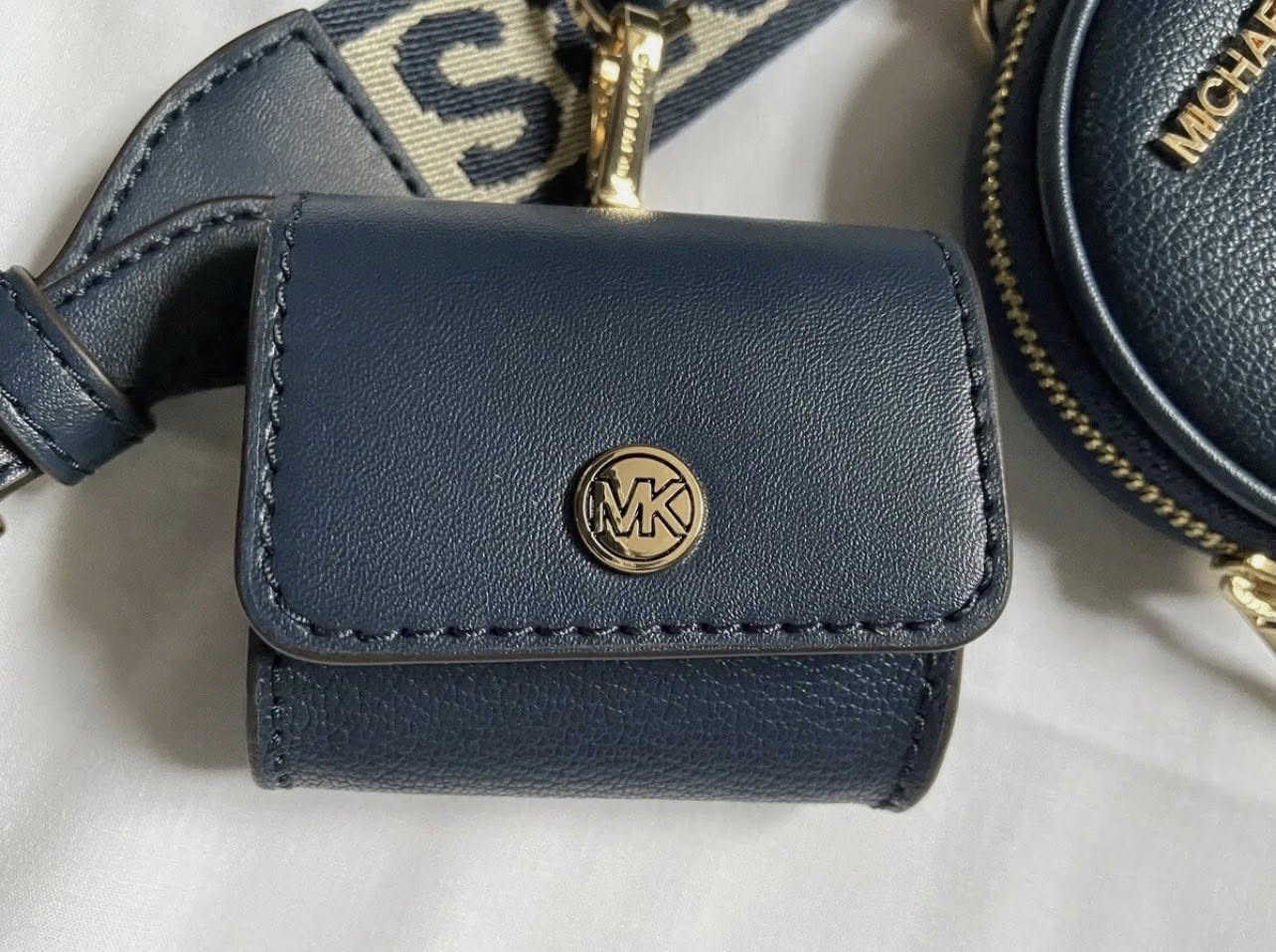 مايكل رياضي مكون من3 قطع اصليه


**إذا كنت صاحب هذا الإعلان وتريد حذفه لأي سبب، رجاءا أرسل رسالة إلى الدعم الفني**