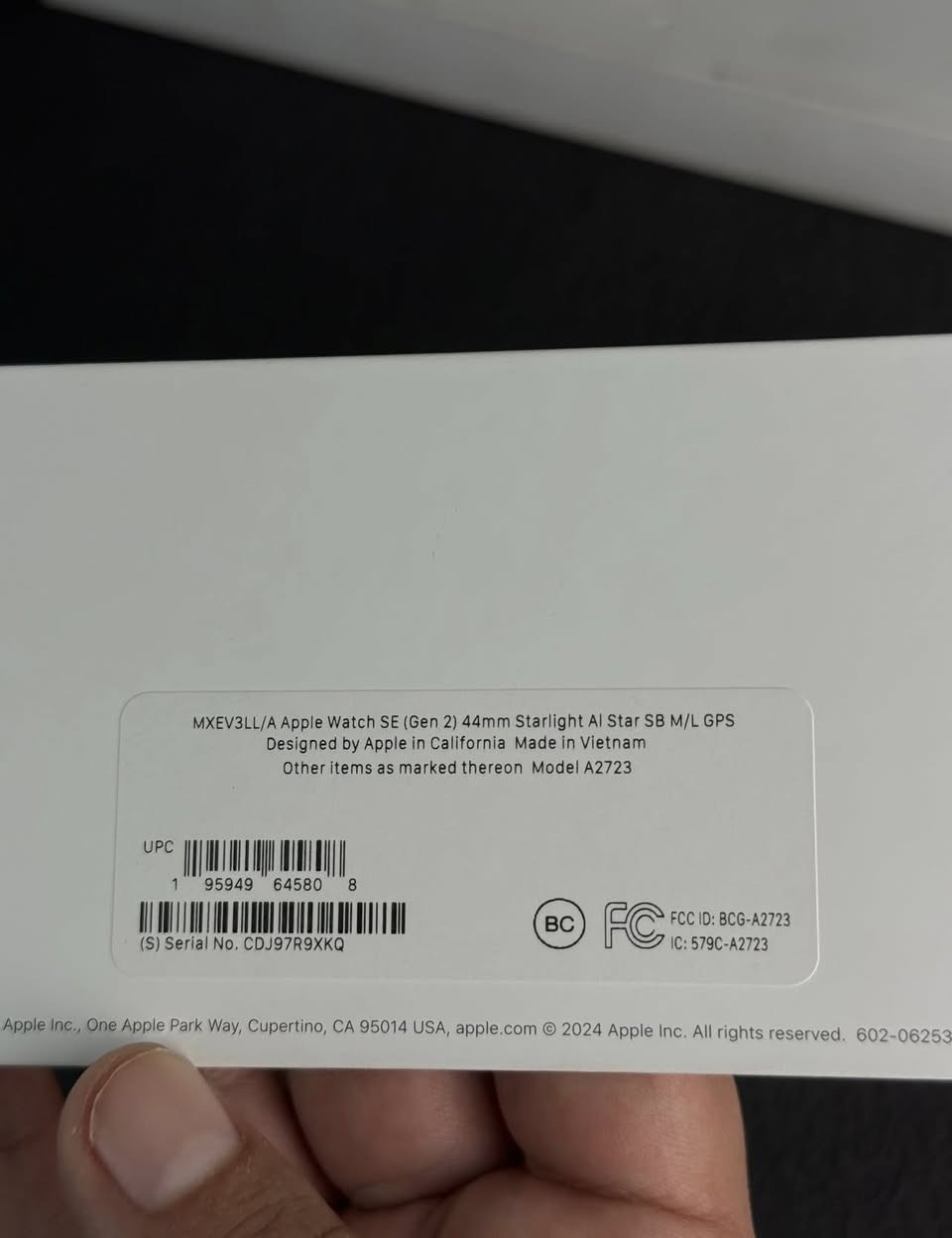 ساعه مميزه إصدار حديث من شركهapple watch إصدار SE 2 الساعه معروفه بكل مميزاتها الحديثه من شركه ابل جديد غير مستخدم  ولا مشحون. القطر mm44 السعر 300.  ***********هـ
