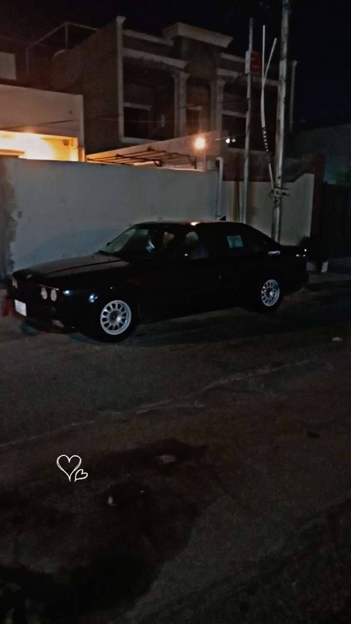 لبیع بی ٳیم مودیل 92کیر اوتو محرك مسكر تبرید ویا سلف حجم 520بس محرك 525 حدادیە جدید تایرات جدد کهرباٸیات کولە شغال سیارە خیر من اللە رقم کرکوك مشروع وطنی سنویه صایر شهر منتهی شرت تحویل سعره 45بیها اشویە مجال مکان سیارە اب کرکوك ***********
