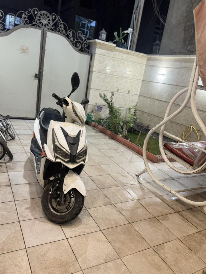 دراجه شحن البيع ست بطاريات سرعتها 80
بطاريات جديده
***********
