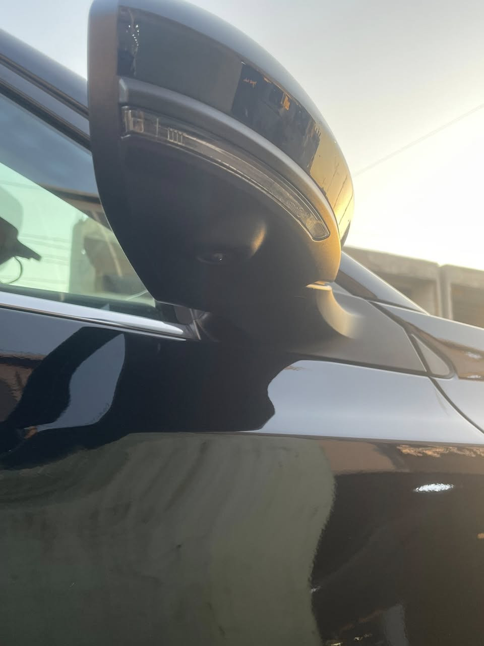 السلام عليكم نيسان سنترا SR بلاس
موديل 21

‏🇺🇸 وارد أمريكي — الحادث چاملغ خلفي وباب خلفي تبديل نفس اللون عكس السايق ✅

✨ المواصفات:

🔹 لون  ( أسود)

🔹 غرفة جلد مع تدفئة الكشنات والستيرن

🔹 سلايد روف

🔹 4 كاميرات

🔹 رادار أمامي وخلفي

🔹 نظام الوقوف الذاتي وتنبيه السائق من الاصطدام

🔹 مثبت سرعة

🔹 شاشة أبل كار بلاي

🔹 كرسي سائق كهربائي

🔹 تشغيل عن بُعد

🔹 كشاف لد مع عدسة

🔹 لد نهاري

🛣️ العداد: 70.000كم فقط

💵 السعر:155 ورقة (وبي مجال)

رقم بغداد بسمي

📍 المكان: شارع الصناعه 

📲 للاستفسار 
***********
