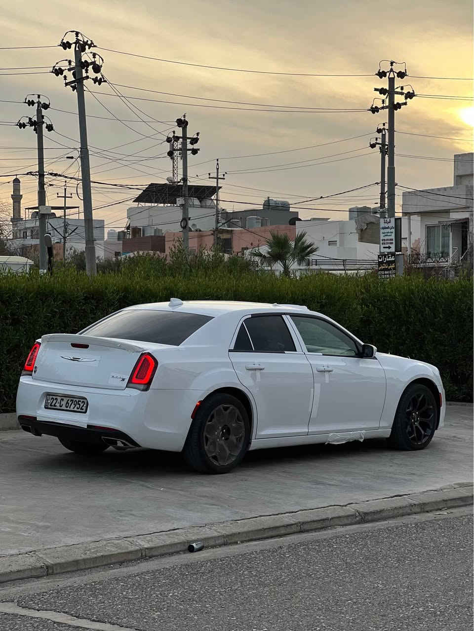 Chrysler 2018 S black edition 
فوللل و مکفول کفالة عامة 
مواصفات S
بدون فتحة
كشانت جلد
كشنات كهرباي
شاشة كبير
شفافت بستيرن
كشنات هيتر
كاميرة حساس
كير ماوس
تحكمات ستيرن
كيج ٢٦٠
دبل لحية بلادي بجم عريض 
ماشية ١٦٠الف
اخوان سيارة كفالة عامة من صبغ تبديل بارد كلشي مابي على وضع شريكة
رقم اربيل بسمي كل شيء جديد حتى ٢٠٣١
مكان اربيل
*********** وتساب أربيل, العراق
