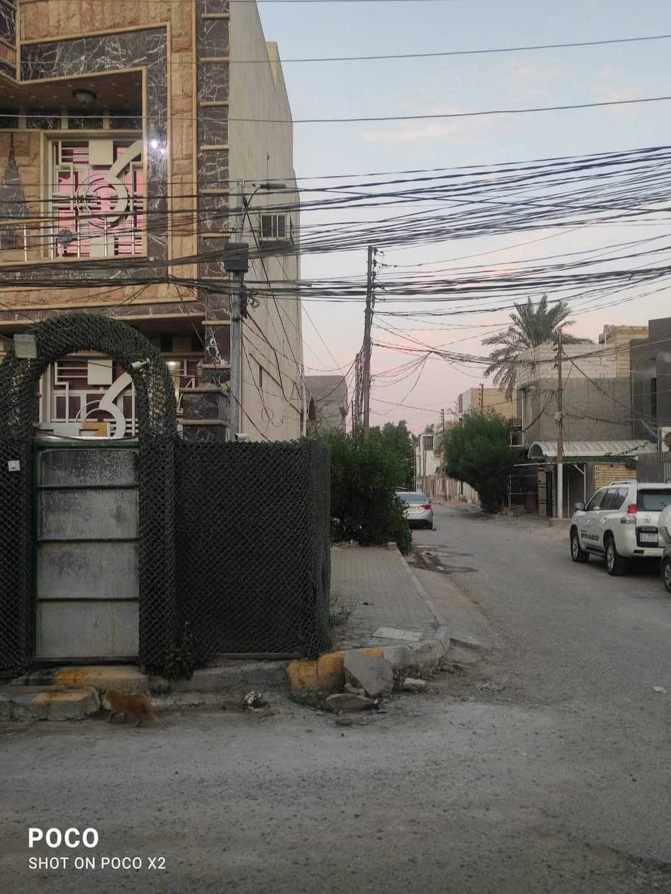 بيت للبيع طابو صرف مساحه 100 متر ركن موقع ممتاز على شارع ركن مقابل حديقة عامه 3 غرف 4 صحيات استقبال وصاله مطبخ بناء درجه اولى وجه حجر مرمر مع سبالت عدد4 الموقع كربلاء حي العامل الاولى شارع مستشفى الولاده قرب اسواق الاخوين تفاصيل اكثر الأتصال على رقم *********** مامتوجد على فيس اتصل على رقم
