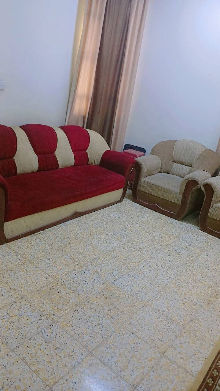 للبيع تخدم عدد 2 ماروني وبيجي 14 مقعد نضيف 
مكاني بابل كفل قرب بانزين خانة وقود نبع الكفل


**إذا كنت صاحب هذا الإعلان وتريد حذفه لأي سبب، رجاءا أرسل رسالة إلى الدعم الفني**