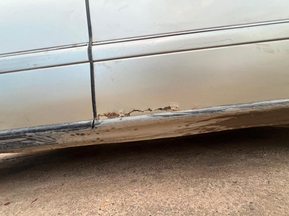 حداده 100٪؜  راس الثور
وصدرها 100% 
مكينة ناعمه 100%VVT 
وكير 100% 
تبريد خير من الله
بيها صبغ بلقماره 3 اصابع اثر خسفه وبيها خياسات بلبيبان قليله ورصعه بلصندوق فقط مكفوله من الضربه القويه والصبغ  والكص المكان البصره قضاء الصادق 
السعر 85 وبيها مجال قليل حك الجيه 
***********
سياره كير ومكينه وغرفه خير من الله لا تكسر بلسعر والشراي يتصل
