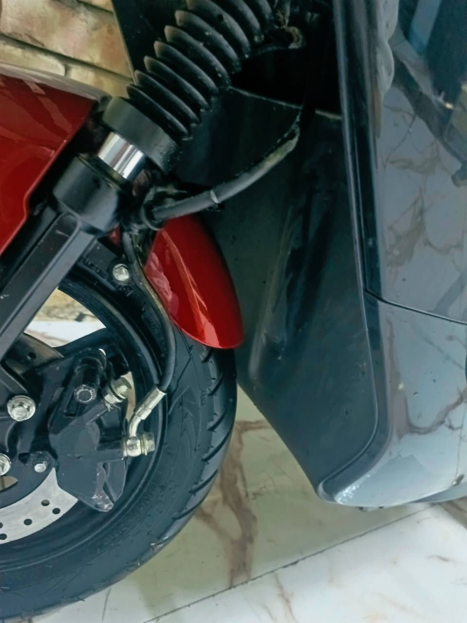 سلام عليكم دراجة ماتركس الصقر
الملف 1200 سبع بطاريات السرعة 100 حقيقي 
النضافه 100%🔋 دراجة مدرعه بل كامل
وبيه نضام البك الخلفي السعر 900 بيه مجال 
 العنوان بغداد منطقه العبيدي رقم الهاتف ***********
