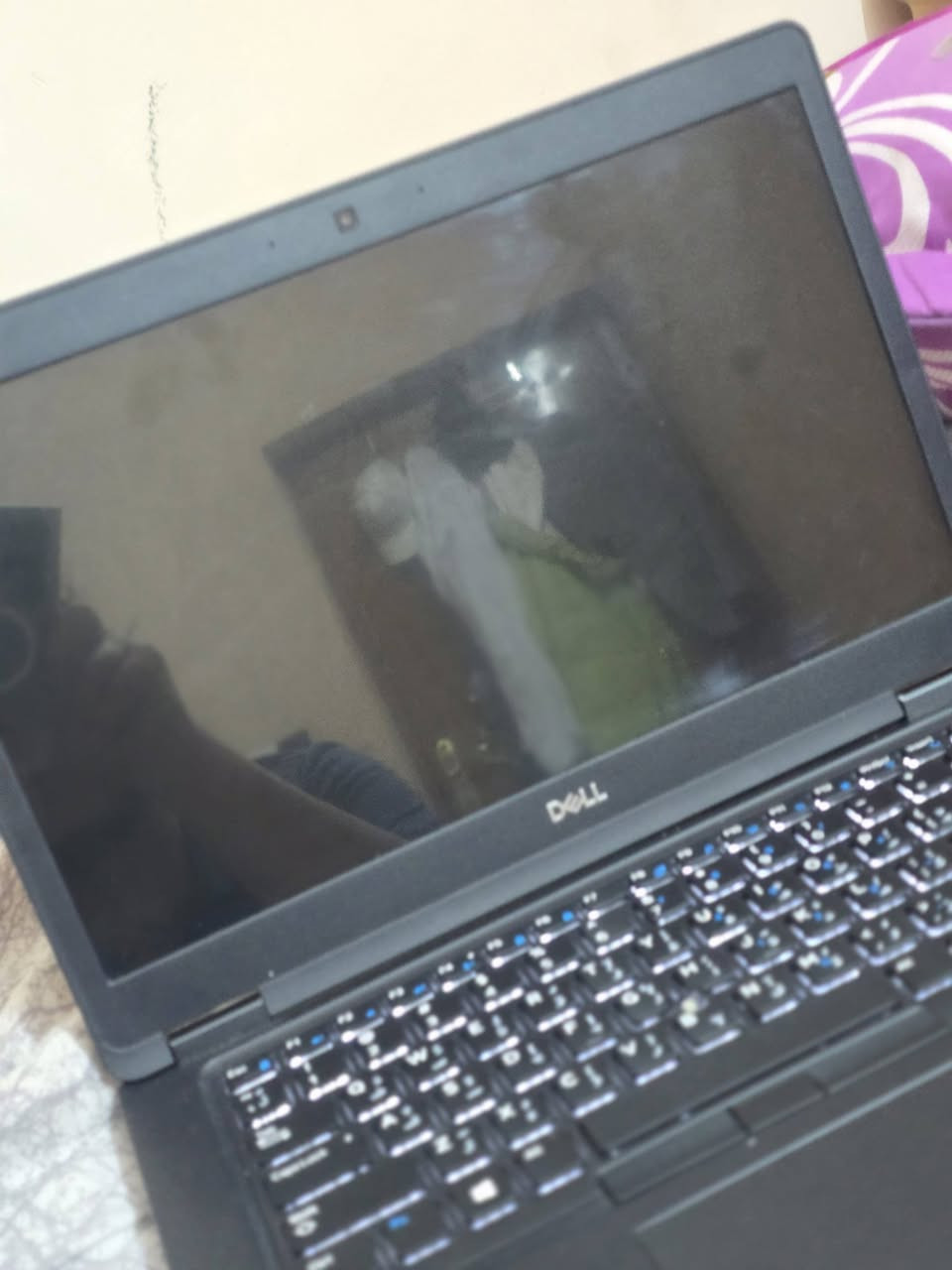 حاسبة (Dell)
512 ssd 
ذاكرة 256 واقبل للتطوير 
كور i7 جيل الثامن 
كرت شاشة خارجي 2 كيكة 
شرط النظافة الـsـسعر (400 ومجالهة جداً بسيط )


**إذا كنت صاحب هذا الإعلان وتريد حذفه لأي سبب، رجاءا أرسل رسالة إلى الدعم الفني**