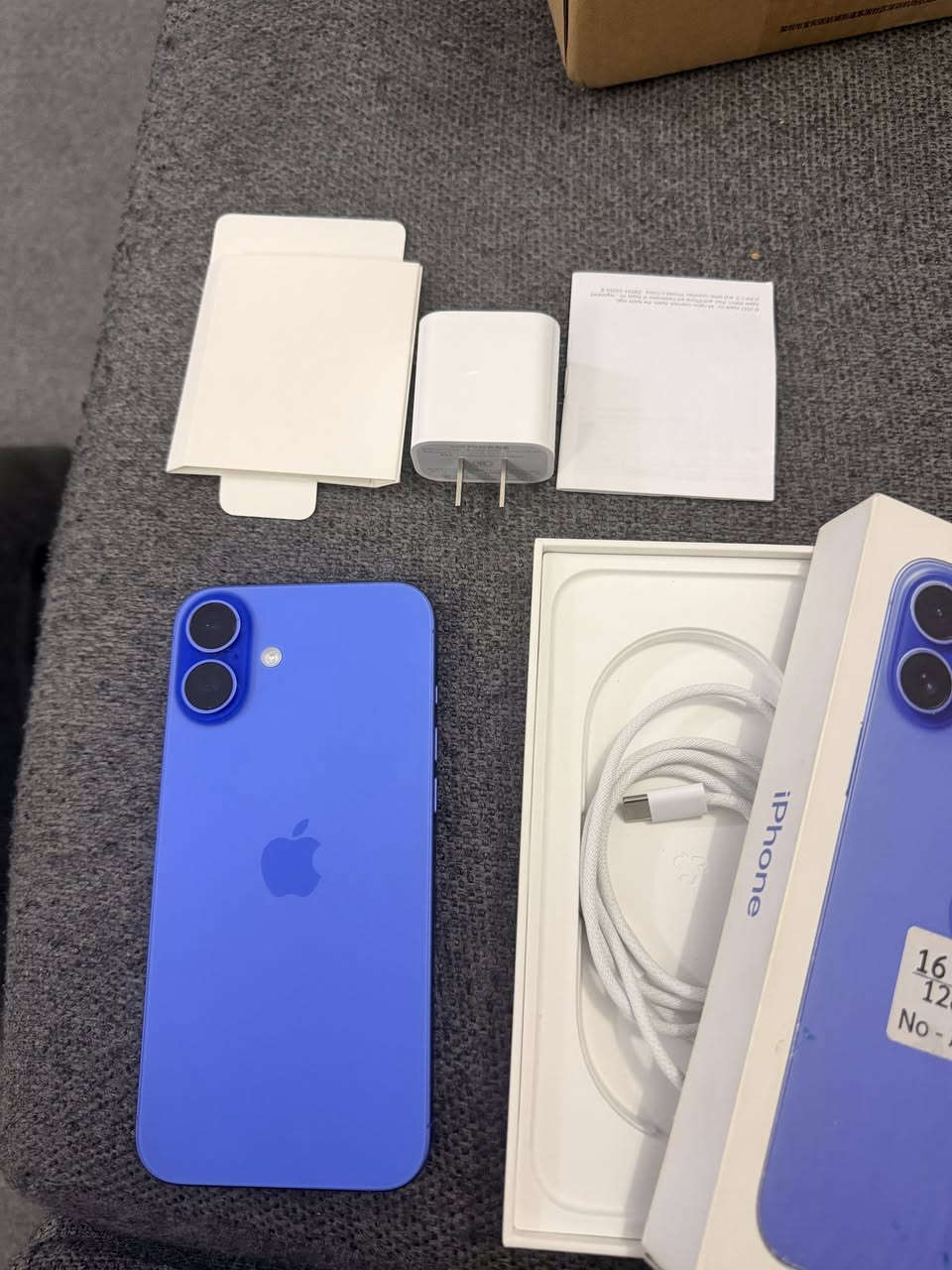 IPhone 16 Plus 128Gb 1Sim Esim

بایی سەروو ١٠٠ هەزار بەس دیاری لەگەڵە . 

دیارییەكان 🎁 :

🎁 : كەلەیەكی ٣٠ وات كە سعری لە شەریكە سەروو ٧٠ هەزارە

🎁 : ٢ كەڤەر كە یەكیان هەر لە M Center كڕدراوەو  ٤٥ هەزاری پێدراوە

لەمە پاكتر و جوانترت دەس ناكەوێت چوونكە هی دەسی خۆمەو هەر لای خۆم بووەو هی M Center ەو یەك دەستی كردووە،

بە ضەمانی هەرچی فەحس هەیە لە دنیایا.
نوكە دەرزی شوختی تیا نییە %١٠٠٠٠ پاكە
وەستای هەر نەبینیوە نەك هەر نەكراوەتەوە.
باتری ٩٥ەو كامل عەشیای خۆی لەگەڵە كارتۆن و ڕەبت و كەلەیەكی ٣٠واتیش دیارییە لەگەڵی. 
سعری ٦٥٠$ لە سلێمانی.


**إذا كنت صاحب هذا الإعلان وتريد حذفه لأي سبب، رجاءا أرسل رسالة إلى الدعم الفني**
