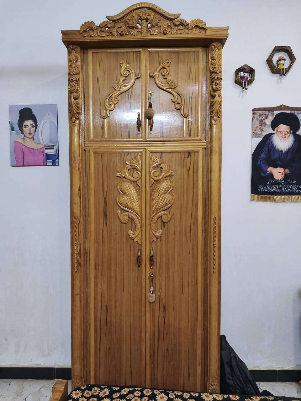 غرفه نوم تفصال داخل وخارج صاج سته باب استخدام قليل شرط جديده السعر خاص الاتصال على ***********
