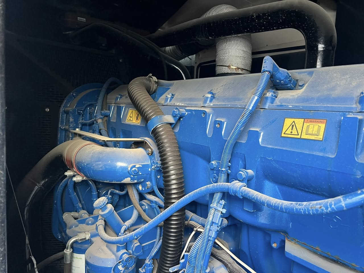 بيركنز FG.
550 kv
وارد بيرطاني 
ساعات العمل 350 ساعة 
المولد شرط الفحص والحمل 
يوجد كافة انواع واحجام المولدات 
يوجد توصيل كافة المحافظات 
العنوان اربيل صناعة الشمالي 
***********
***********
وتساب
