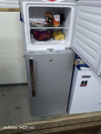 عندي هاي الثلاجه للبيع 12قدم نضيفه كلش السعر 150وبيه مجال للاتصال07709...