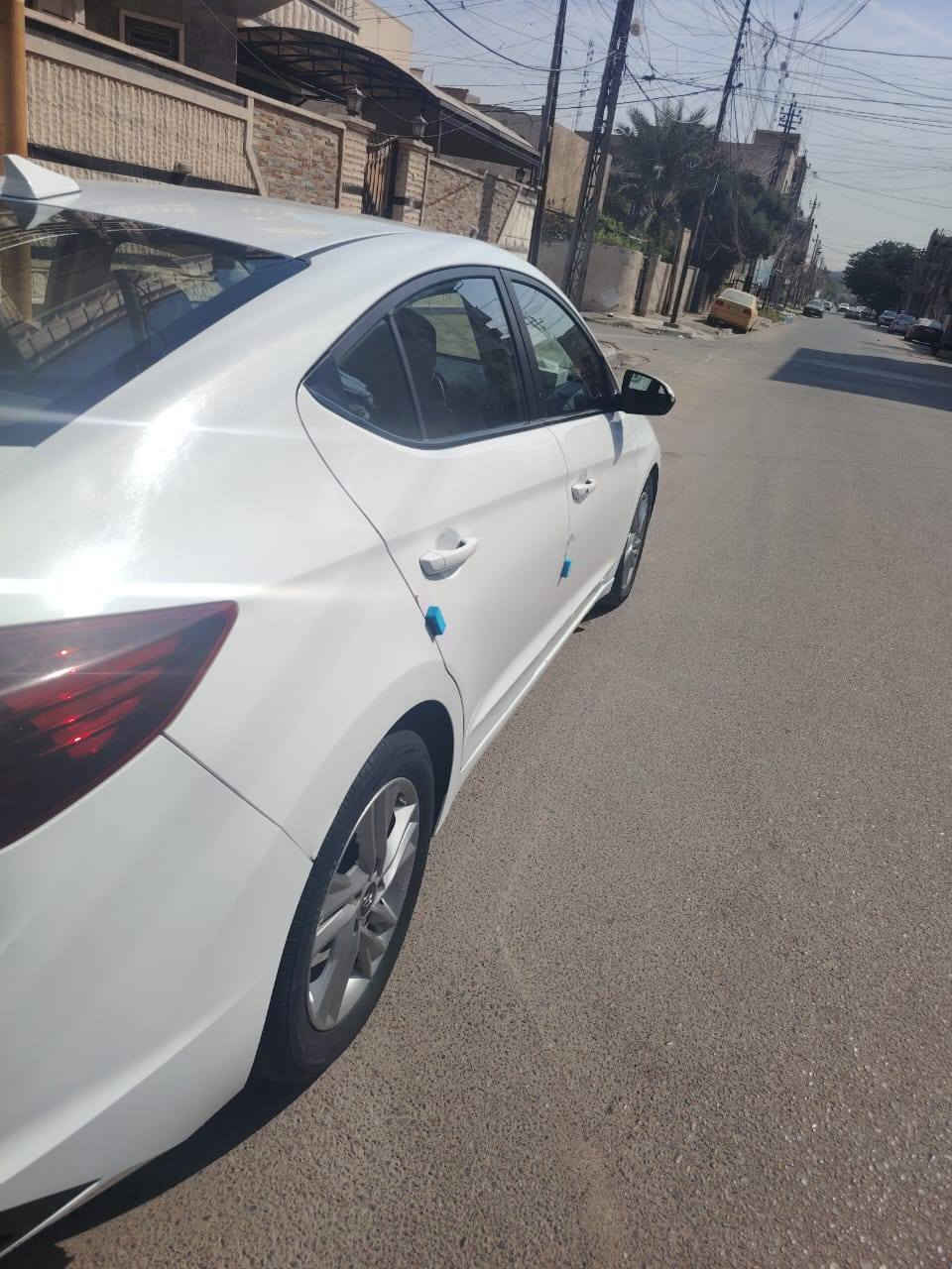 النترا موديل 2020 وارد كندي رقمها بغداد
حادثها جاملغ وباب والبنيد بيه شويه كلير السياره فول مواصفات
مكينتها 2000 دوش كيرها CVT مكفولات
 ماشيه 117 الف
سعرها 132 وبيها مجال
***********
