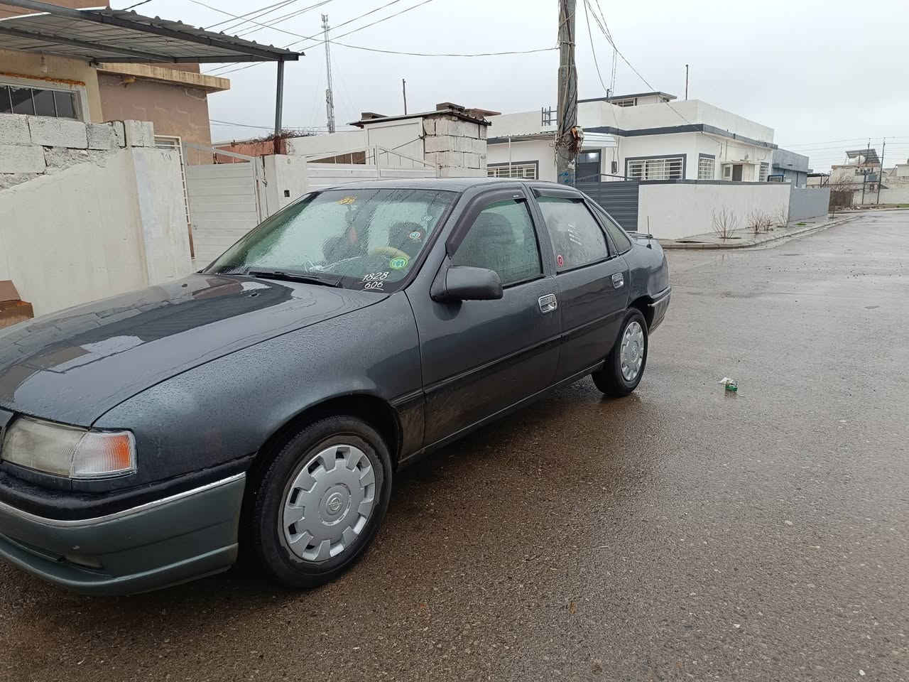 ئۆپڵ مۆدیل 1995 ئارم پلاستیک سلێمانی گێر تۆماتیک کورەیە هیچ لێدراوێک و خایسی نیە هە موشتی بەشەرت نرخ33$معامەلە***********
