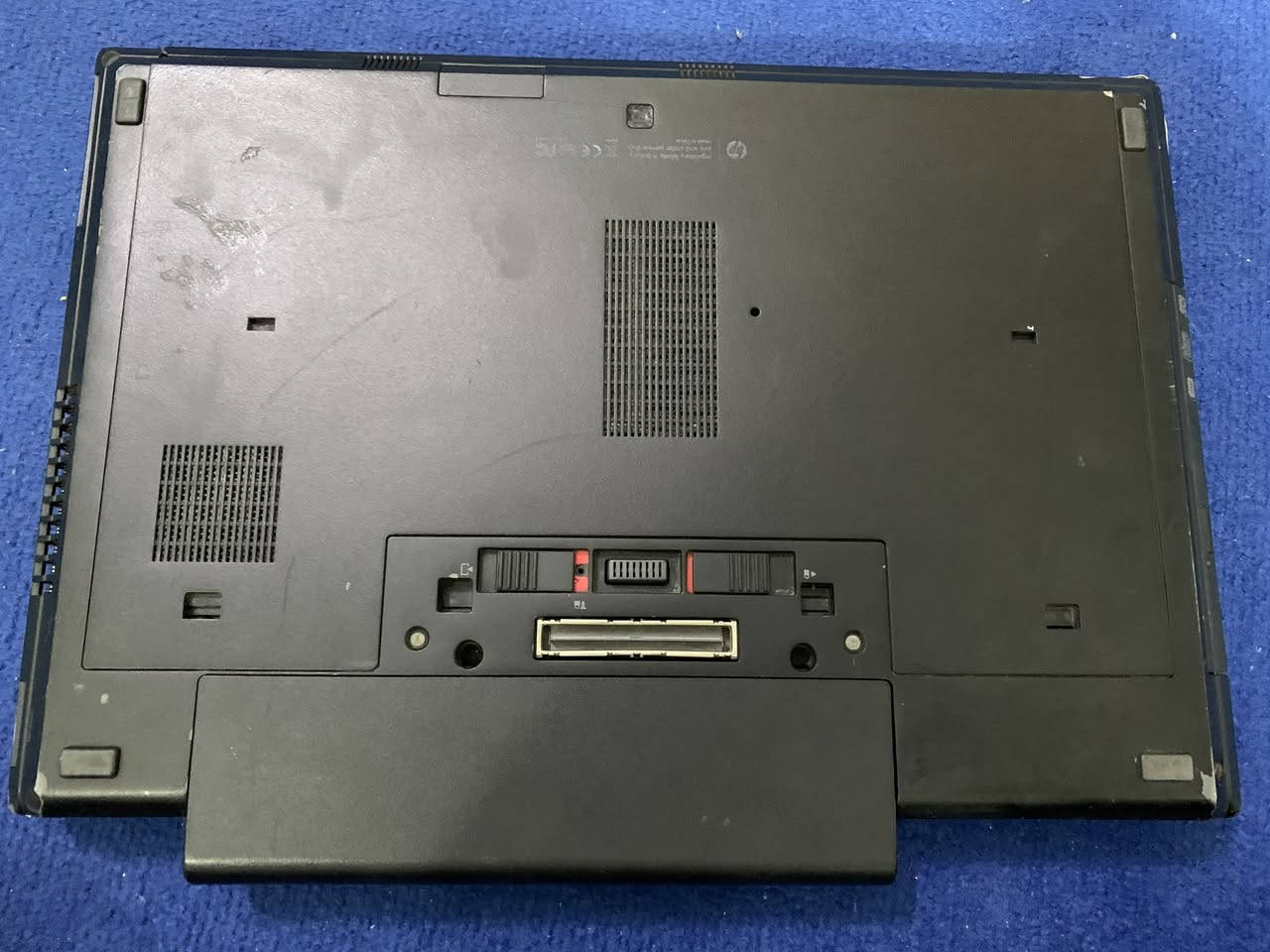 السلام عليكم 

لابتوب HP 8570p workstation للشغل الثكيل برامج عندسية العاب تصميم مونتاج وكافه البرامج

معالج: i5 3360M واداء سريع الفئه العاليا 

كارت شاشه خارجي : AMD Radeon hd7600/7500 للالعاب والشغل الثكيل 

رامات:ddr3 8g

ذاكرة: 360

الجهاز استخدام شخصي واريد ايبعه لين محتاج افلوس الله شاهد ولاه الجهاز ما مثصر بشي عندك بي فد كم دكمه بالكيبورد واكفه عداهة كلشي شغال

رقمي ***********

توصيل موجود
