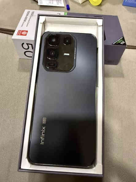 موبايل انفنكس نوت 50 برو جديد ما مستخدم مع كامل ملحقاته (شاحنه +سماعه+كفر+لاصق حمايه) الموبايل صيني
للتواصل الاتصال او واتساب ***********
السعر 100الف وبيه مجال للطيبين
