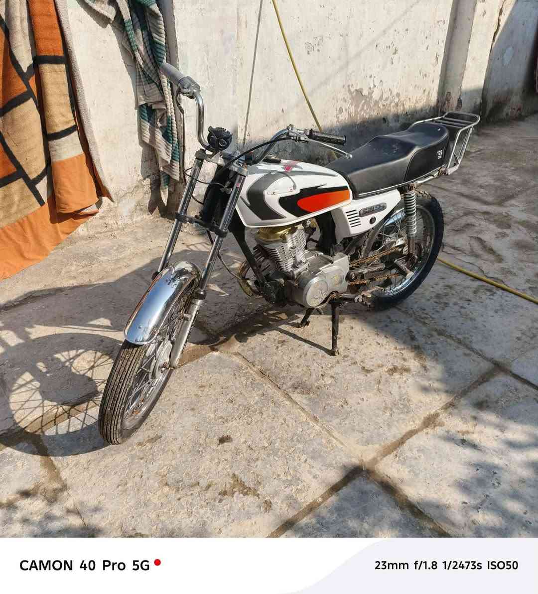 اربعه كير موديل 16 كلك ماناقصه شي مكاني دوانيه سنيه سعر 350وبيه مجال شراي اتصل ***********
