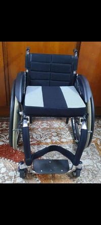 ٠٧٧١٥٥١٨١٨٤ للبيع