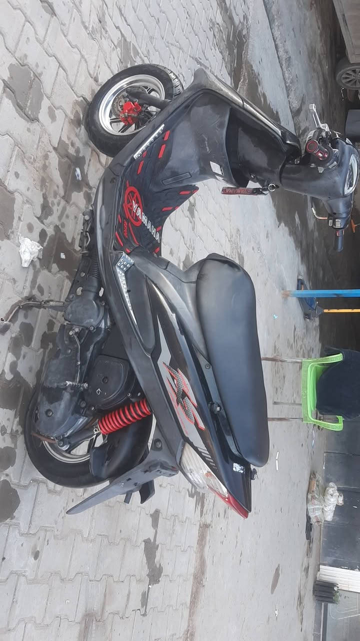 السلام عليكم
دراجه ماكس عدله بلاديه ٤٩ كفرات ملاح يخبل دراجه مامفتوحه مكفوله من كهربائيات ومكينه معدل وشلعه نقص جامه العداد وسبايدر وباتري كاعد ينشحن فقط السعر٦٥٠ وبيه مجال بسيط حك الجيه مكاني بغداد اليوسفيه..***********
