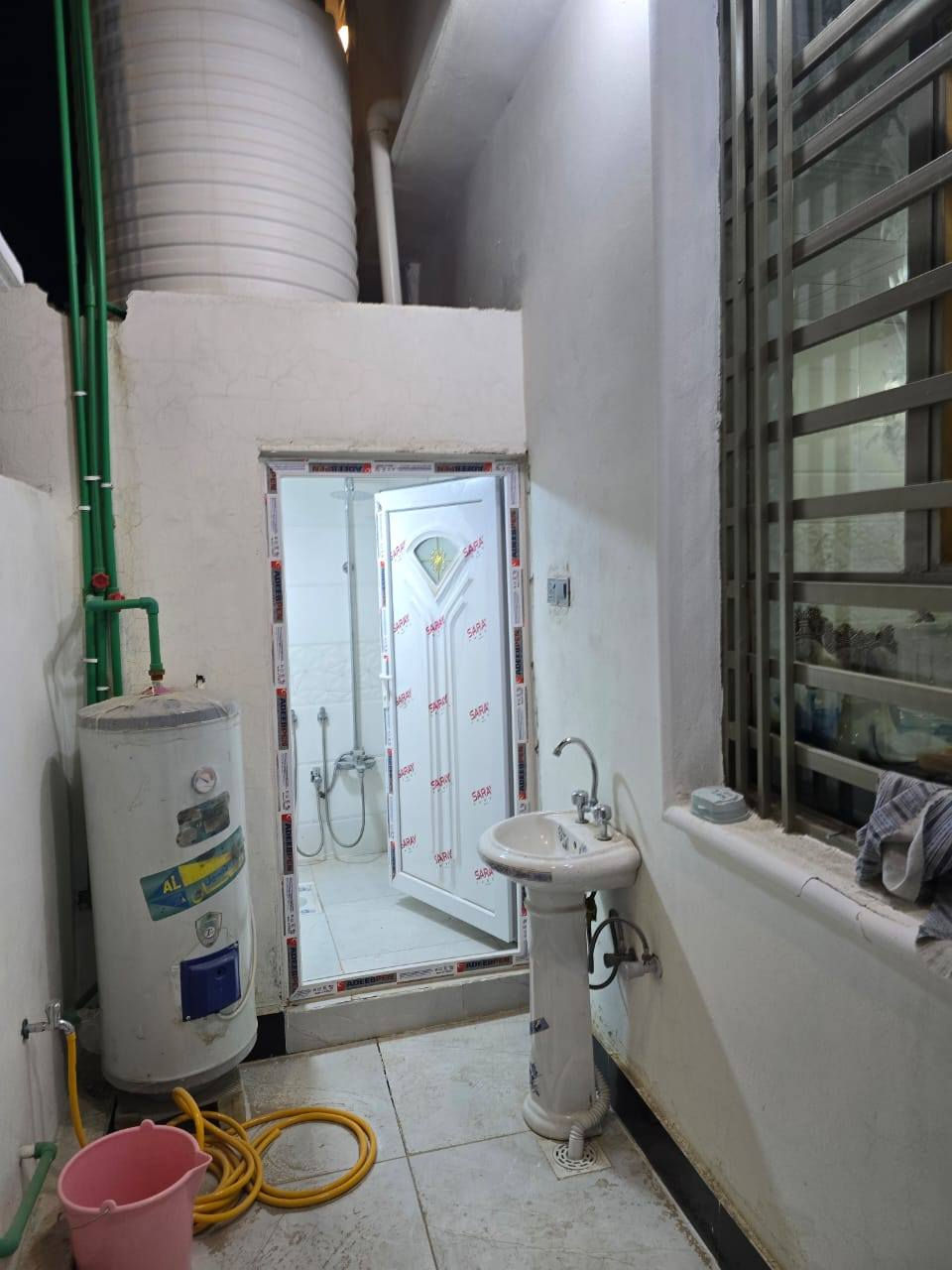 بيت🏠 50 متر مربع
السلام عليكم      // ***********
يعلن مكتب ال الفهد  عمود 270بضبط 

بيت مساحه 50م #طابو_زراعي سند 25 هواه الثاث كامل

#قريب_شارع_لحولي سعر 22بيه محال

(عنوان لمكتب   مقابل قريه لغدير) 
(  عمود 270بضبط مكتب ل الفهد                            

بيت جاهز مفتاح 🔑 
أساس وسقف صب مركزي 

منطقه كامله السكن #شوارع_تبليط 

غرفه + صاله + مطبخ معزول + صحيات 

#مدارس // ماء//. كهرباء//. تبليط  /. خط مولد ذهبي 

وتساب
***********

ملاحظه// توجد لدينا كل المساحات من دور او قطع النجف, العراق
