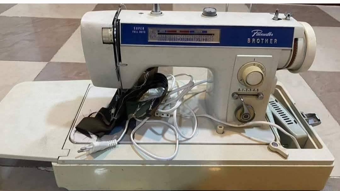 مكينه خياطه براذر ٢٥ نقشه ١٥٠ ميز بلازما ٢٥ مثرامه ياباني اصلي ١٢٥وهذا رقمي عنوان الخطيب الشعلة ***********
