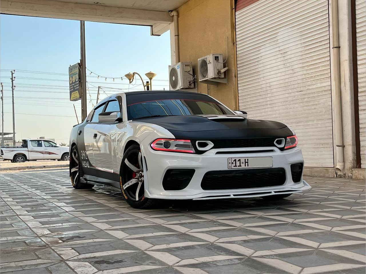 سلام عليكم من رخصه الادمن ( البيع دوج جارجر /SRT6400scat pack موديل (2016) اصل رقم بغداد الدولي مشروع وطني سنويه جديده باسمي تحويل ثاني يوم السياره وارد امريكي  اجت من امريكا بيهه قطع 4 كلير مكفوله من العام والحزام بدون  دواخل او ارباك بجم بلاد كفاله وبدون أي ظرر داخلي شواصي اولغود مكفوله مكينه وكير بلكارتون 
مواصفات السياره 
1/ مكينه وكير 6400 جدد
2/ تبريد امامي خلفي 
3/اكسل قفل SRT
4/ فجوج برمبو 4 بستم
5/ درايف مود SRT 
6/  شفتات ستيرآ 
7/ كزوز موبار صوت طرب 
8 /  كامره خلفيه 
9/ حساسات خلفيه 
10/ كشنات جلد تدفئه تبريد 
11/ خزن ميموري 
12/ تخم ويل نجمه خسفه قويه اصلي تخم تاير 315 والامامي275   
13/ولف حماوه ريسنك 
14/ بلكات ريسنك 
وباقي مواصفات السكات معروفه والسياره جديده اوجاهزه من كلشي على أيدي استخدام شخصي وماشيه ( 100) الف فقط جاهزه ع الأخير ومصروف عليهه كلش هواي  #####@@ سياره امبرمجه سيفتي عل بانزين   عادي محسن مو مشكله سياره خيرمن الله جاهزه من كلشي مواصفاته معروفه فول عده فتحه سقف للعلم صور حديثه اليوم  والسعر مناسب بلعافيه لي ياخذه لان متعوب عليه السعر (178) اوبيه مجال رقم الهاتف (***********) اثير (***********) الشراي يتصل ويدلل مكاني ( البصره قضاء المدينه اي ستفسار عل رقم ) وأنه بخدمتكم
