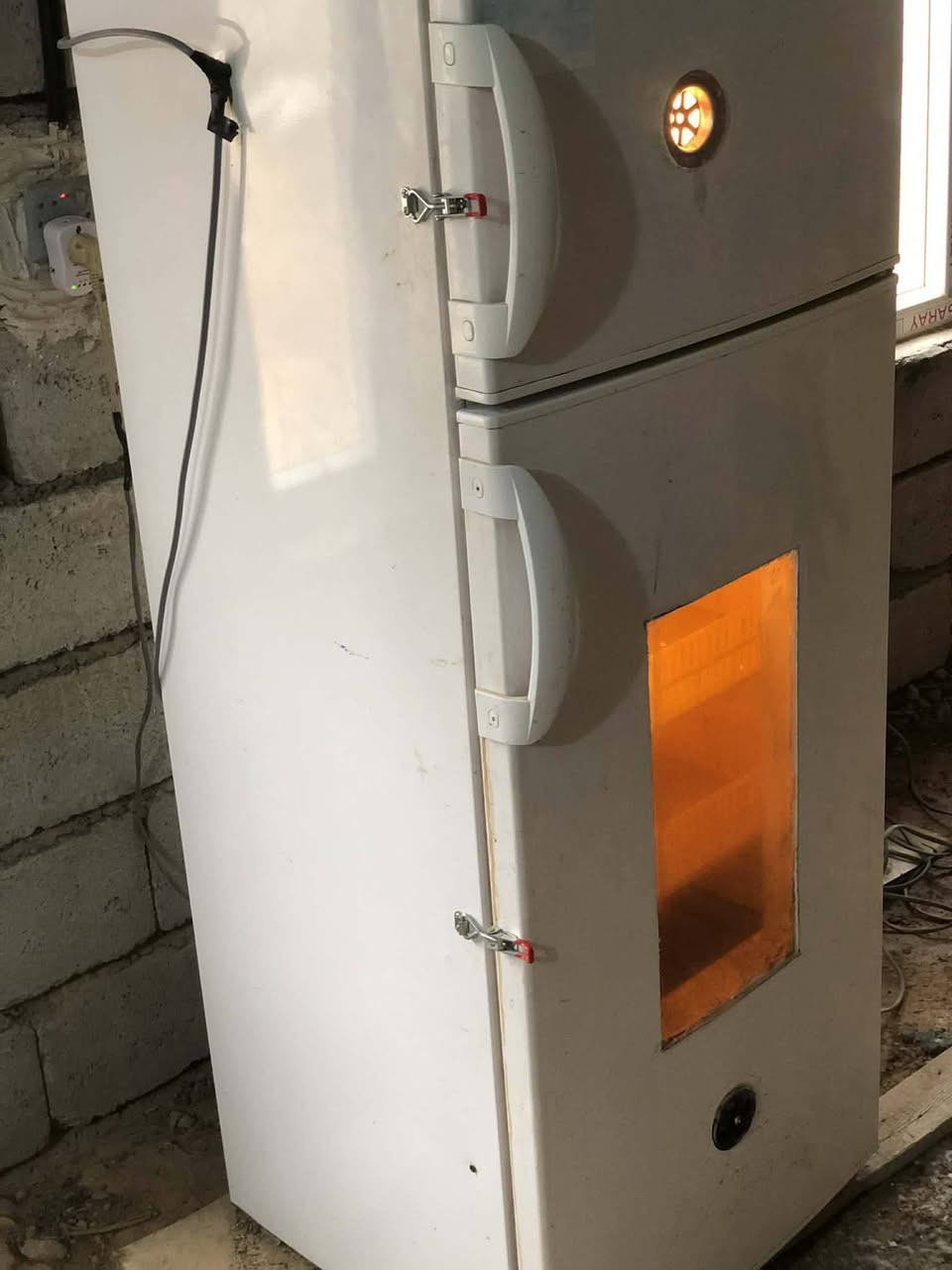 السلام عليكم فقاسة للبيع كفر ثلاجة   اجهزة كلها من ابو ادريس  تلزم ٢٥٠ بيظة وقابلة للزيادة السعر ٨٠ الف  مكاني ديالى مجمع حمرين
***********
