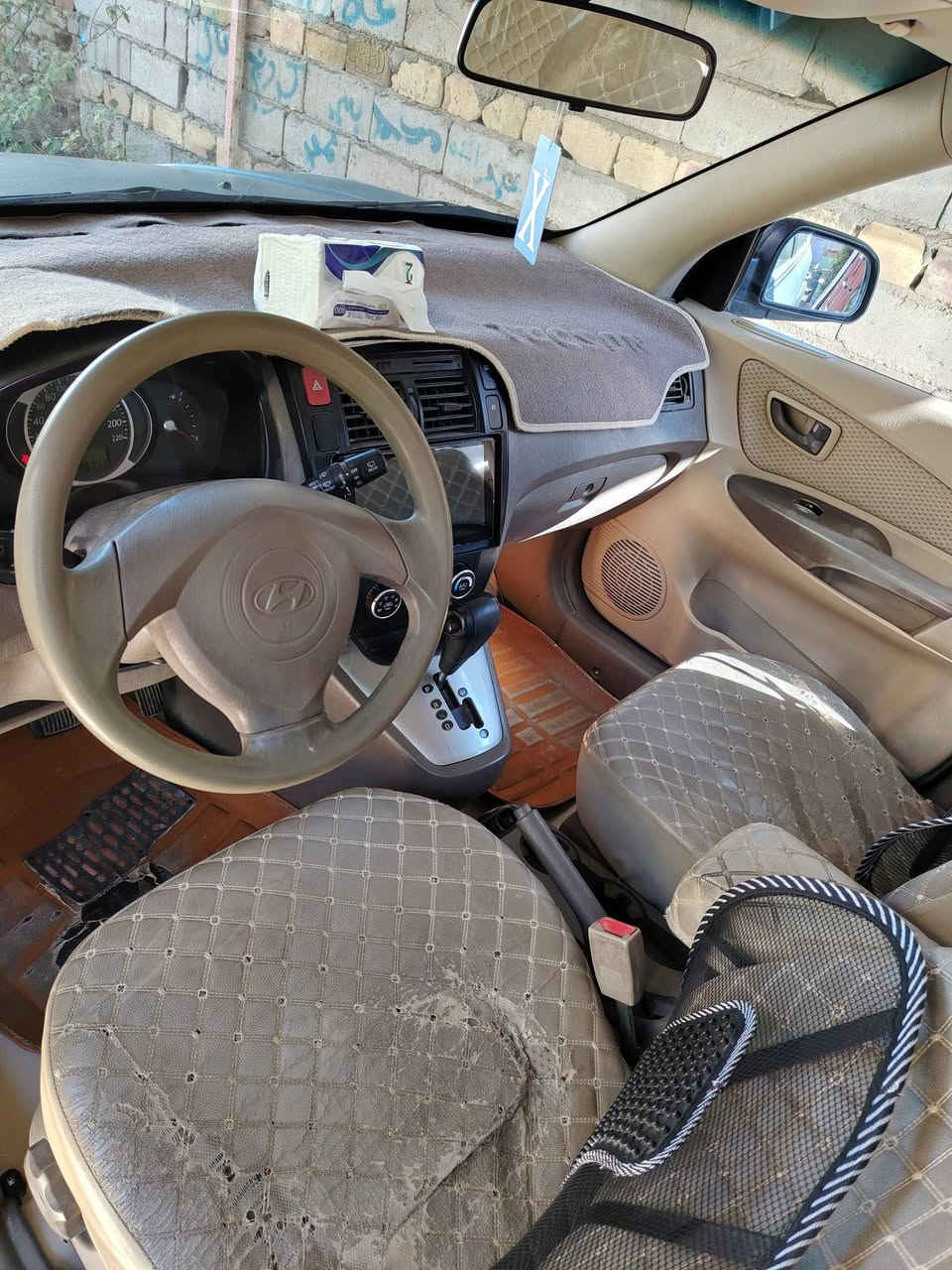 سياره توسان موديل ٢٠١٠ سياره بسمي نضيفه خير من الله تخم تاير تبريد ثلج❄ محرك كير جديد سياره مفروشه شاشة+كامره  العنوان الدوانيه الحمزة الشرقي رقم ***********
