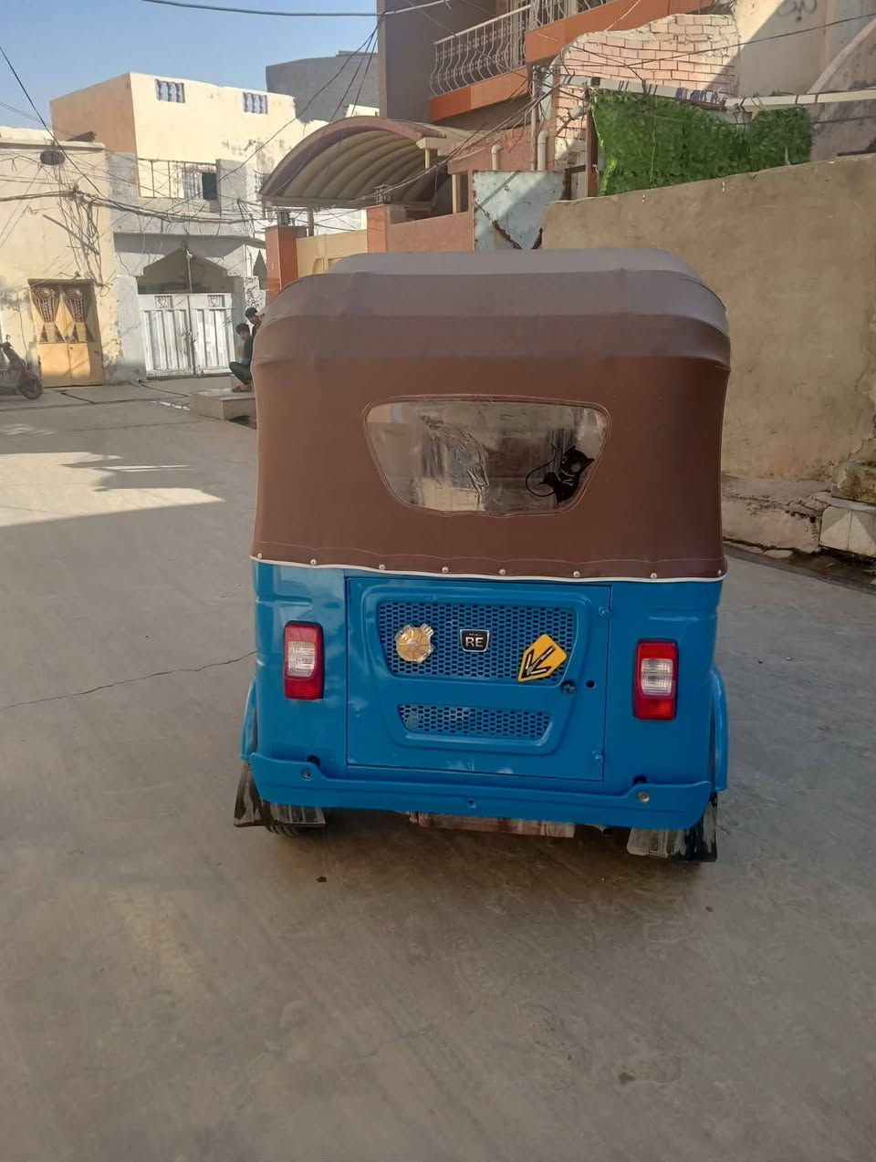 السلام عليكم
للبيع 21 تحويل 
التكتك معمره جديد 
كامله مكينه مجفته جديد 
دوشمه جديده جادر جديد 
تخم تاير ويل جديد 
كهربائيات كامله السعر 
اتصل على الرقم *********** ديالى بعقوبة
