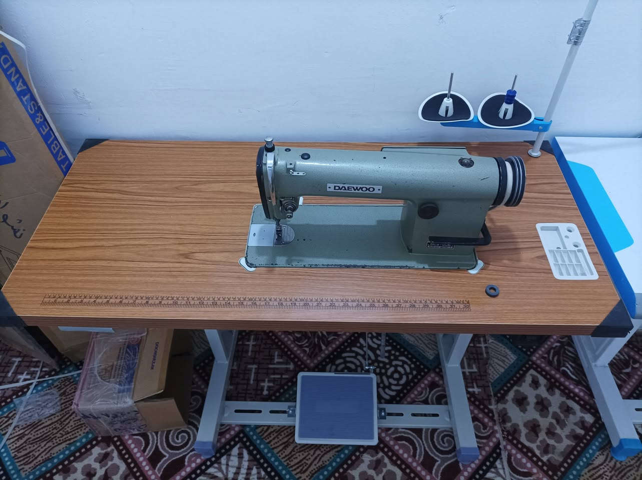 سلام عليكم مكينه دايو ياباني نضيفه نضافته تسعين بل ميه الميز جديد بلكارتون وماطور كاتم بلكارتون الي يحب يقتنيها يدلل سعره300الرقم ***********
