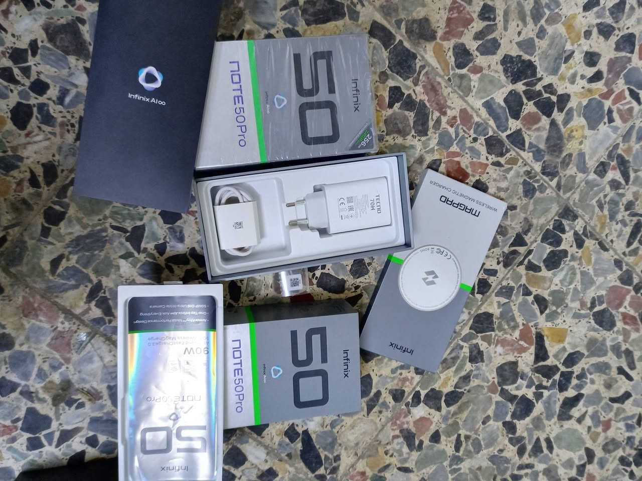 السلام عليكم ورحمة الله وبركاته
كارتون انفنكس كامل حت الماكسيف
السعر/35 الف فقط

شواحن سامسونج اصلي وكالة مال الترا
65 واط شحن سريع
السعر/35 الف فقط

مكاني بغداد البلديات
شاري اتصل ***********
توصيل ماعندي اعتذر
والأسعار جوا الشوك شرط
والماعنده على حسابي
