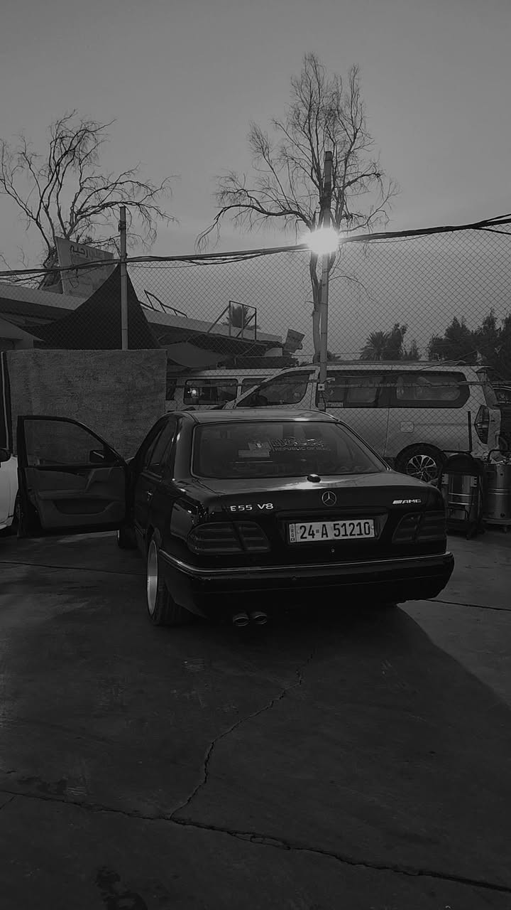 مارسدس - ام عيون 
موديل 97 
مكينة V6 
سيارة نضيفة ومرتبه كهربائيات جميع شغال 
للاستفسار الاتصال بالرقم ادناة ***********
مكان ديالى المقدادية
