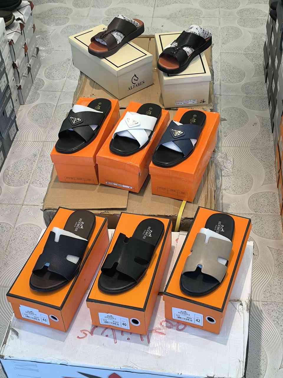 شحاطات براندات
السوق القديم مقابل محلات المسعودي للمبايلات 
يوجد توصيل


**إذا كنت صاحب هذا الإعلان وتريد حذفه لأي سبب، رجاءا أرسل رسالة إلى الدعم الفني**