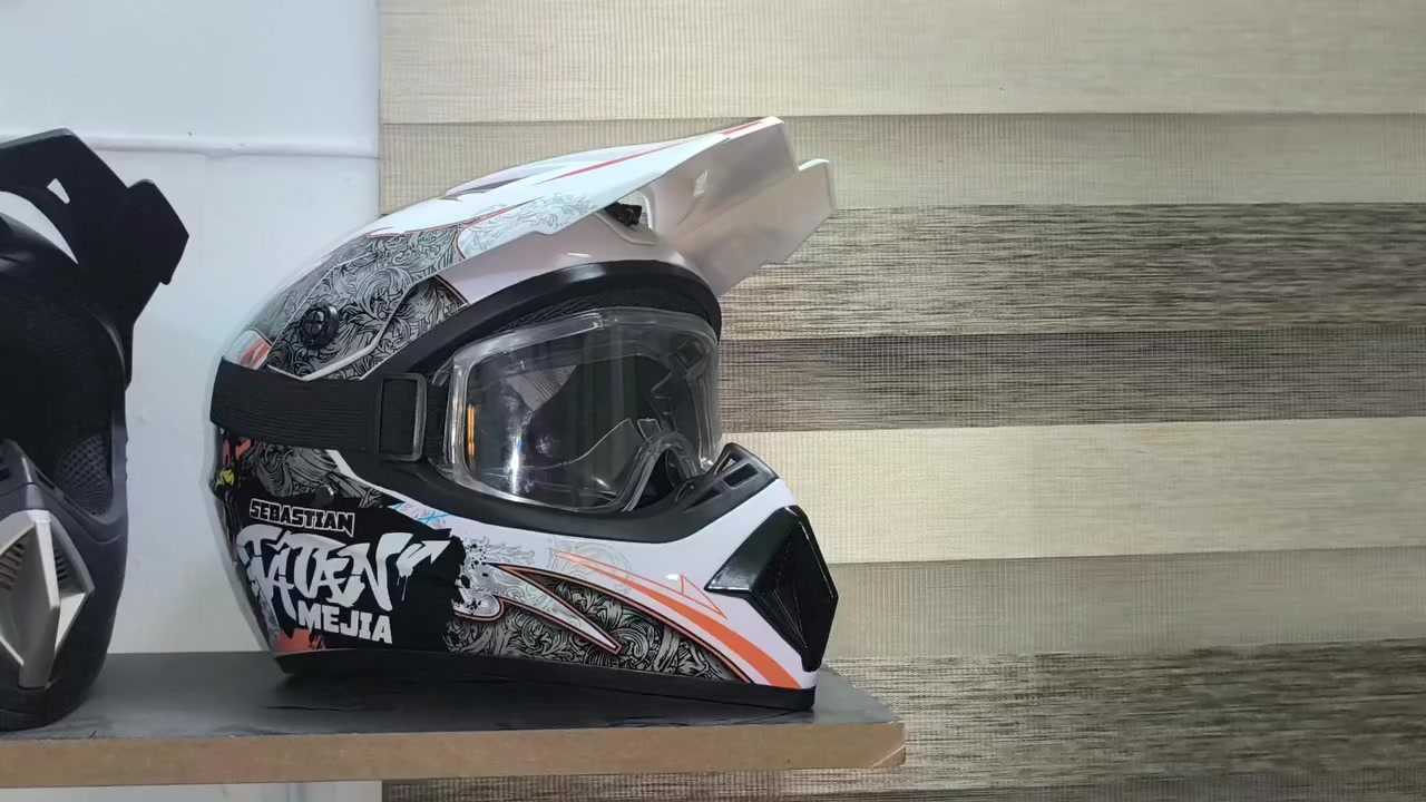 السلام عليكم عوده ثلاثه سعر واحد 50 اللي الشراي يخابر *********** عنوان كركوك
