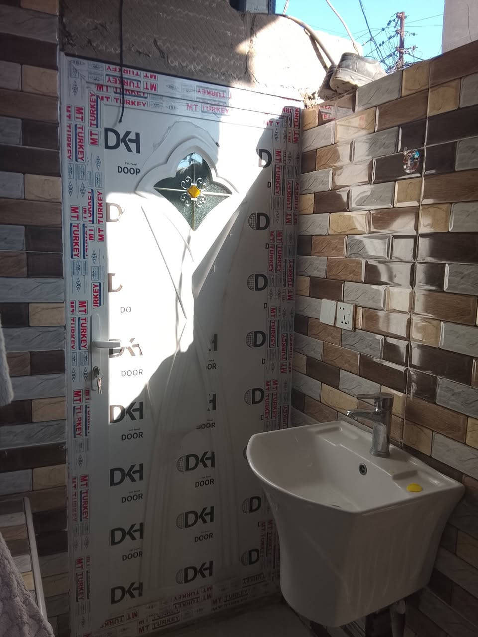 السلام عليكم 
للبيع بيت 52 متر بشارع خوله مقابل اسواق ابو ياسر ثالث بيت بالفرع الواجهه 4 اله 
النزال 13.30 يحتوي على صاله ومطبخ وغرفه وخدمات الصحيه  بيت كامل مكمل عدا الدرج والواجهه 
للاستفسار/ ***********
زراعي
