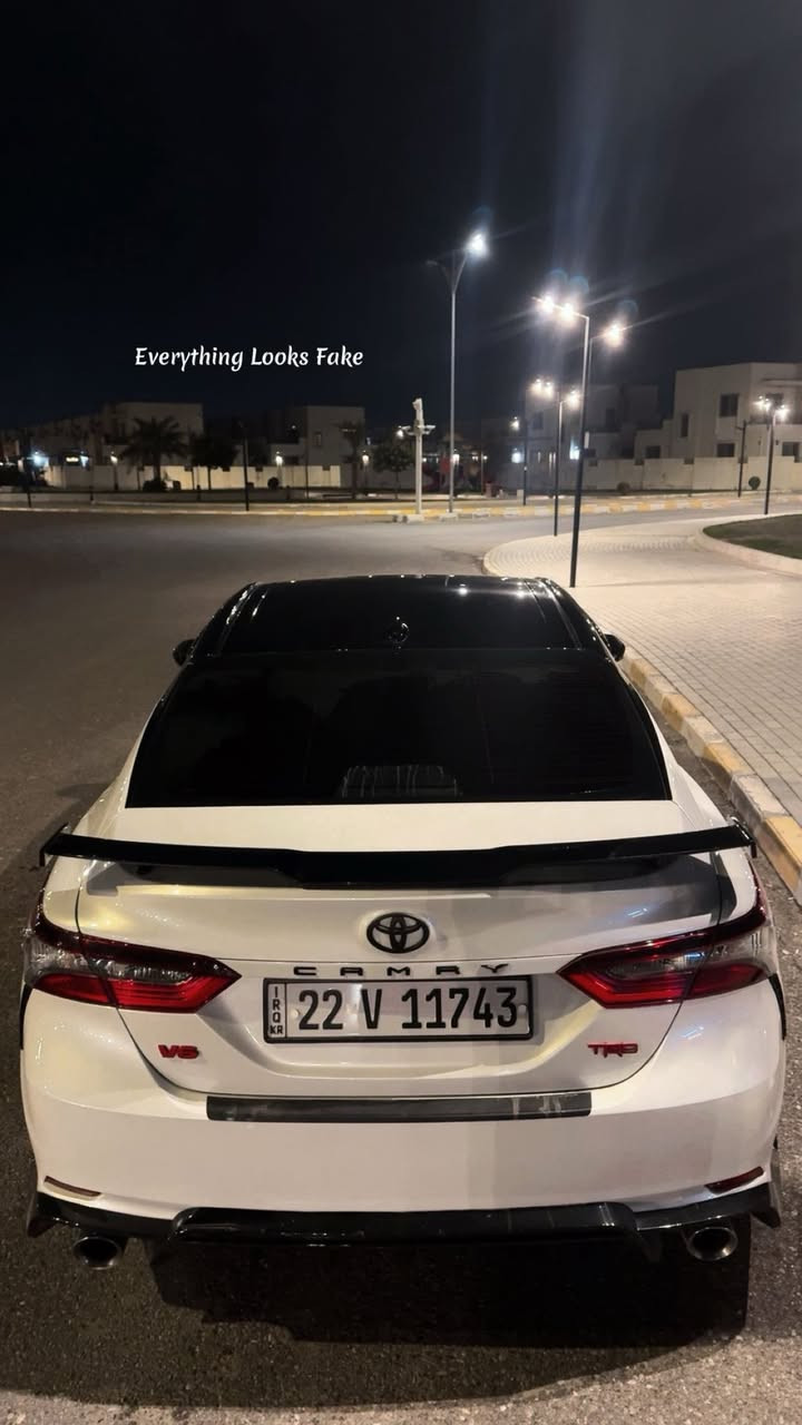 السلام عليكم كامريTRD مواصفاتها معروفه محركV6 3500 بيها قطعه وحده مرقمه اربيل بسمي تحويل ثاني يوم السعر275وبيها مجال المكان تكريت الرقم***********
