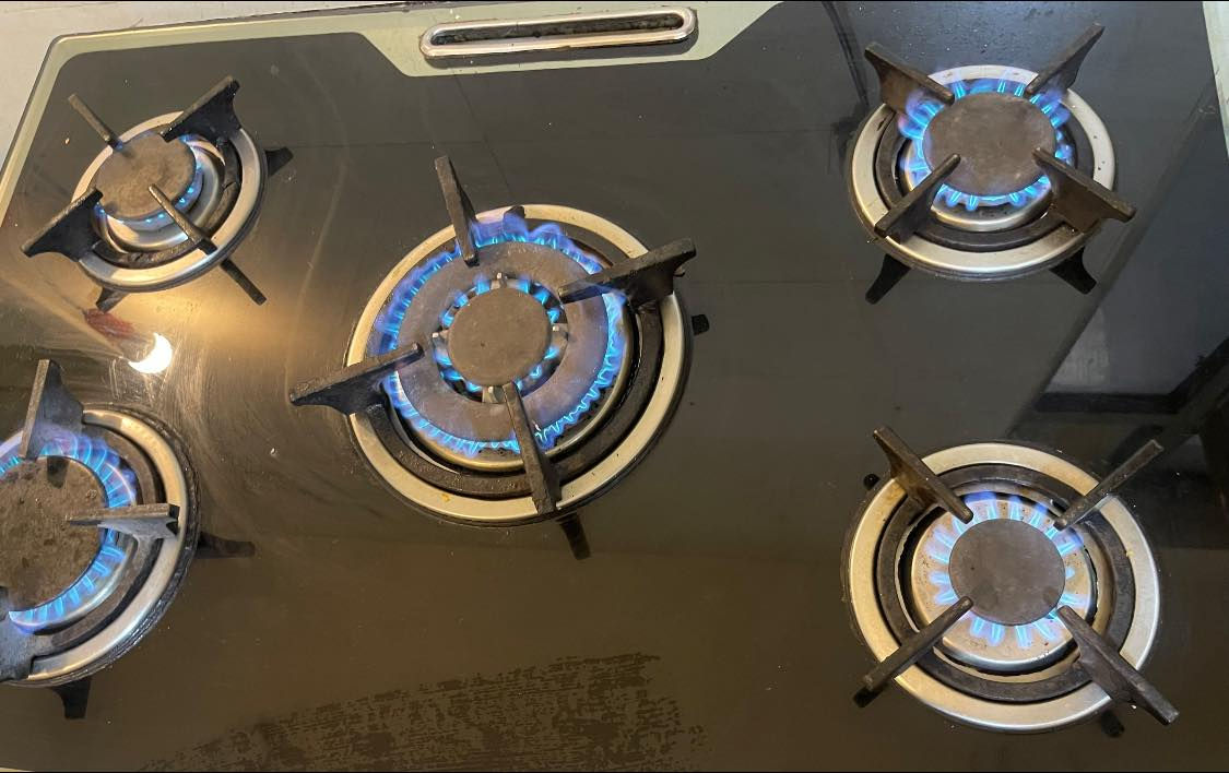 طباخ ايطالي بلازما. 90*60
زجاج 3 طبقات بخاصية الانعكاس الحراري 
ضد الكسر والحرارة العاليه 
نضام تشغيل المصباح والشوايه والاختيارات عن طريق المس  استخدام قليل ب250 الف ماخذته ب650 الف سبب البيع مكاني صغير


**إذا كنت صاحب هذا الإعلان وتريد حذفه لأي سبب، رجاءا أرسل رسالة إلى الدعم الفني**