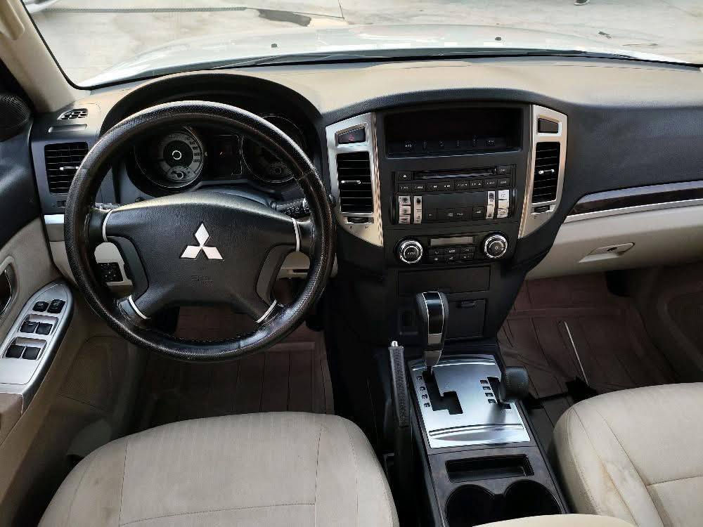 پاجیرۆ ٢٠١٥ دەبڵ ئەکسل و سێ ڕیز کوشن و ناو زەرد و مەکیە ٣٥٠٠ مەرغوب زۆر تازەیە سەیارەکە چەمەلەخی دواوەی لای سەکن لەگەڵ دەرگای دوای لای سەکن بۆیاخە و بەس پەمپە بەبێ ئەوەی ناوی گرتبێت. سەنەوی بەسەرچووە تایەی تازەیەو گێڕو مەکینەی دەسکاری نەکراوە ١٦٢٠٠٠ ڕۆشتووە سیعری ١٦٢ گەڵا *********** السليمانية, العراق
