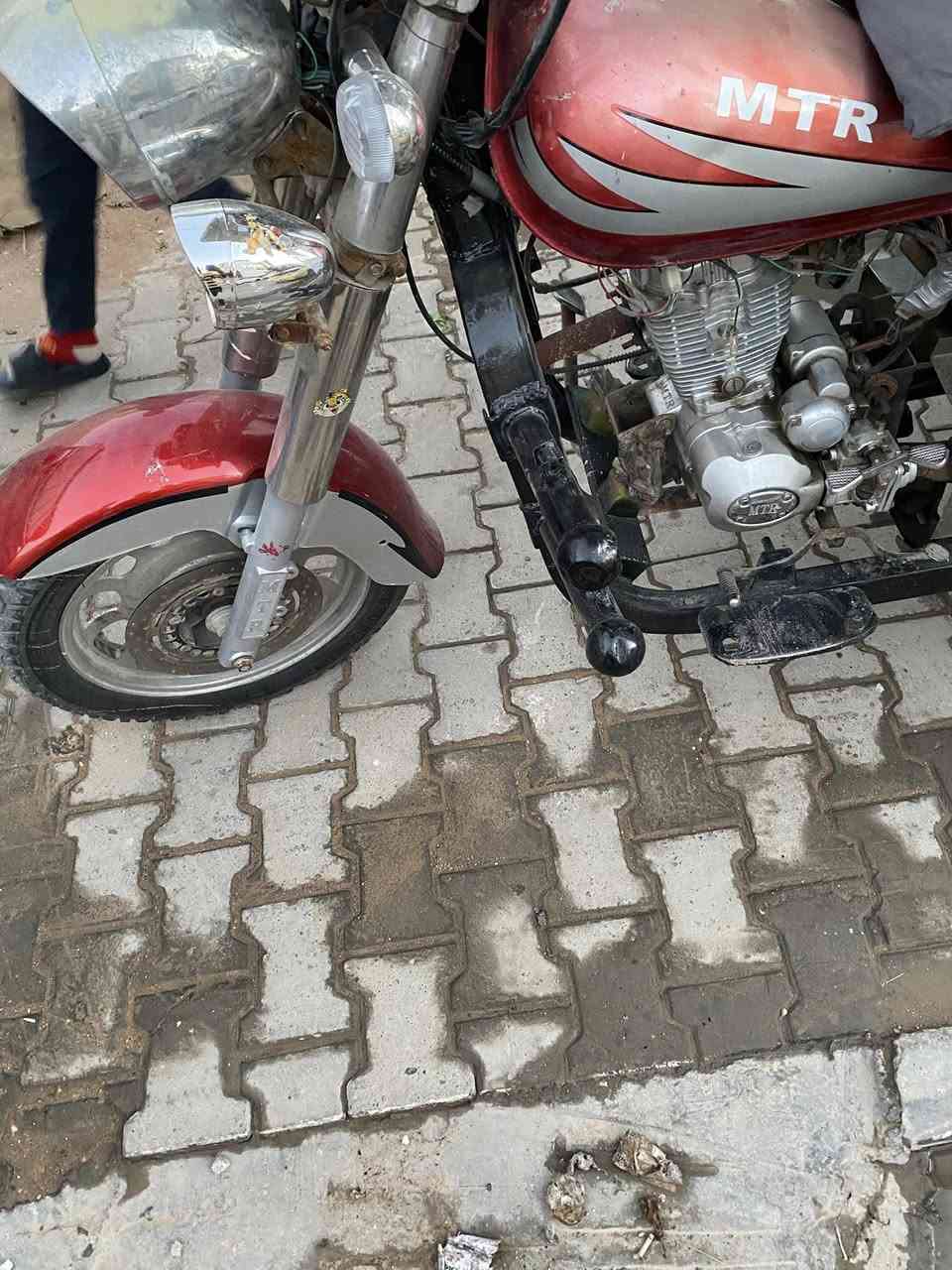 سلام عليكم ستوته البيع مديال7 مكان نجف. سعر ٧٥٠ وبيه مجال  رقمي*********** مكينه وشاصي نضاف
