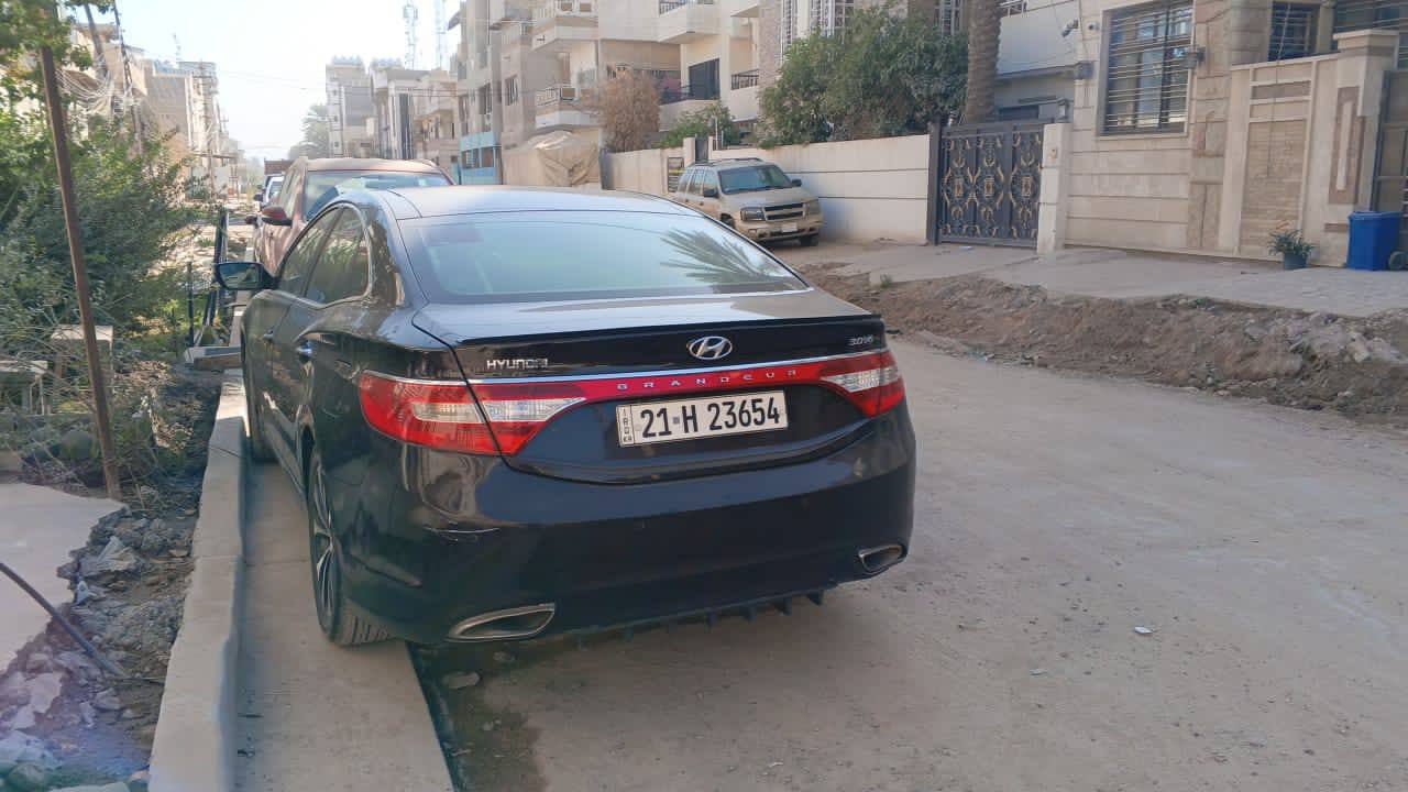 السلام عليكم
سعر 88 $ 
موديل 2013
خليجي 
رقم سليمانيه الجديد
سنوية 2030
تدفئة مقاعد
حساسات اماميه و خلفيه
قطعتين تبريد
برده خلفية
بردات جانبية
تحكم سترين
مراية كهرباء
مراية ترحيب
بيها ٥ قطع صبغ
محرك ٦ سلندر 
كراسي كهربائي
كراسي تدفئه وتبريد 
كرسي السايق مساج
ثلاجه
أوتو هولد
هندبريك بصمه
بردات جانبيه وخلفيه
*********** 
رقم سليمانيه باسمي
