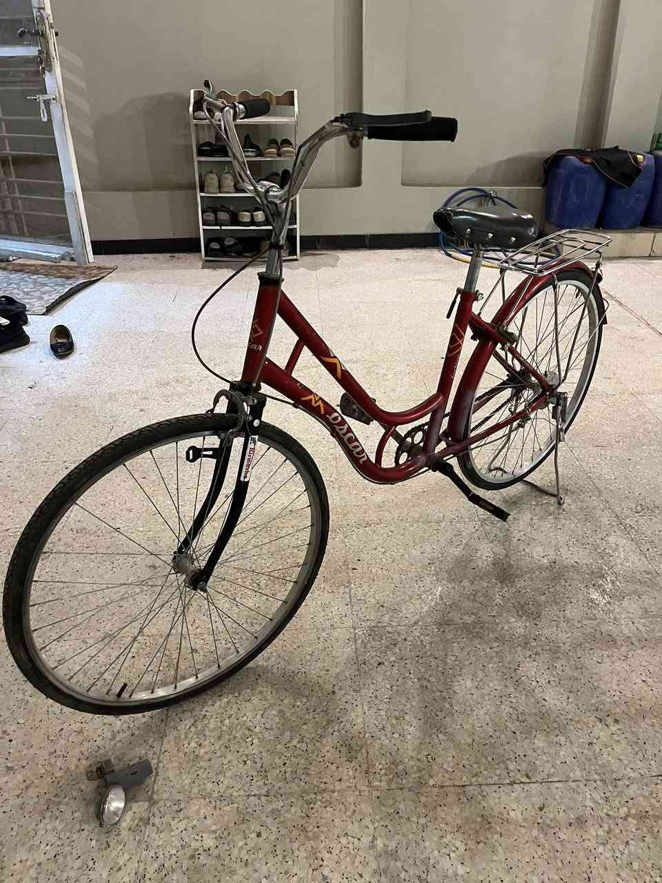 بايسكلات ثنين نظيفات وكاملات فقط البايسكل الجبير التاير الكدام يحتاج لو چوب لو تاير ماعرف سعرهن ثنينهن بـ٦٥ مكاني نجف حي جامعه ***********
